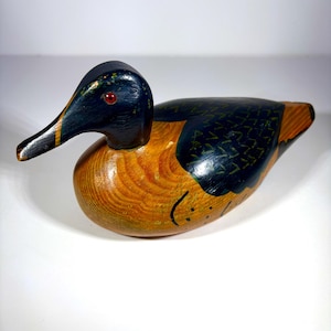 Vintage Hand-Painted Wooden Duck Decoy Figurine with Glass Eyes - Rustic Farmhouse Decor, Collector&#39;s Item