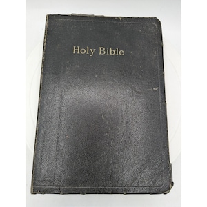 VTG King James Version HOLY BIBLE Self-Pronouncing World Publishing Black