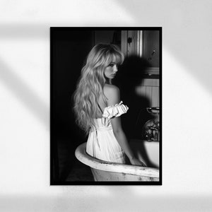 Elizabeth (Girl Room Decor, Black and White Wall Art, Vintage Print, Photography Prints, Vintage Photo Print, Feminist Print )