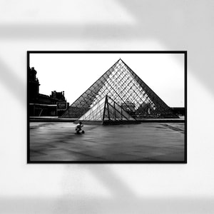 Louvren ( Louvren Photography, Paris Photography, Black and White, France Photo Art, Museum Print )