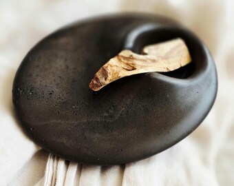 Palo Santo Halo - Handcrafted holly wood Holder: Minimalist Incense Burner