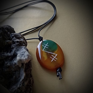 Talisman Pendant Wealth Money Luck Stone Agate Amulet Strong Energy Magic Spell Ritual Symbol Necklace Neck decoration Helper Yellow Green