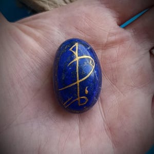 Talisman Lucky coincidence Realize a dream Become lucky Well-being Directs to luck Amulet made of stone lapis lazuli blue Magic symbol