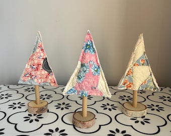 Quilted Christmas Tree Ornament: Farmhouse Decor