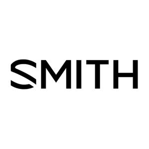 Puede incluir: La palabra "SMITH" en negrita, con una fuente sans-serif. La letra "S" está estilizada con un diseño curvo, mientras que las letras restantes son rectas y cuadradas. El texto es negro sobre un fondo blanco.