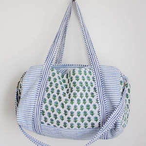 Große gesteppte grün blaue Baumwoll-Reisetasche, Schultertasche, Weekender, Baumwolltasche, Einkaufstasche, Blockprint, Reisetasche, Geschenk zu Weihnachten