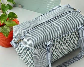 Bolso de viaje grande acolchado hecho a mano, ideal como bolsa de fin de semana o para regalar a una mujer. Bolso de hombro de algodón con estampado de bloques, perfecto para viajes o como equipaje de mano personalizado.