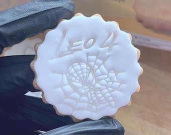 Gepersonaliseerde Spider Hero-koekjesstempel – 3D-geprinte fondantembosser