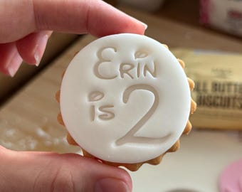 Personalisierte Keks Stempel, Benutzerdefinierte 3D gedruckter Fondant Prägestempel, M & S-Größe, Märchen-Schriftart, Altersstempel