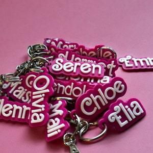 Aangepaste modepop naam sleutelhanger | 3D-geprint cadeau | Gepersonaliseerde sleutelhanger | Feestzakjesvuller | Cadeau voor meisjes | Gunsten vrijgezellenfeest