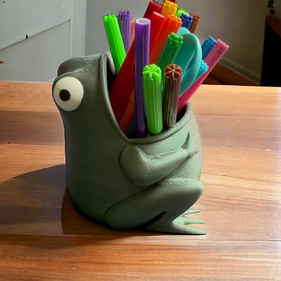 3D Printed Frog Pen Pot: Desk Stationary Holder