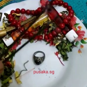 Latest Khodam Stone Ring Mustika Testing Demonstration Done By Our Guru From Indonesia. Ilmu, jinn, ghaib, mustika, Spiritual, Pengisian