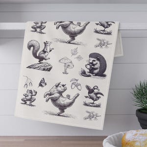 Vintage Woodland Animals Tea Towel – Cottagecore Forest Creatures Kitchen Towel, Whimsical Hedgehog, Fox, Rabbit & Pig, Nature Lover Gift