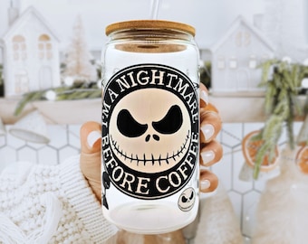 Nightmare Tumbler, Nightmare Before Coffee Glass Cup z bambusową pokrywką i słomką, Jack Skellington, Halloween, Iced Coffee Tumbler, Tumbler
