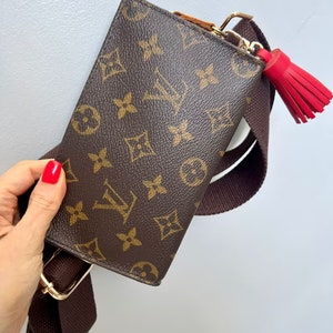 Louis Vuitton Small Clutch 