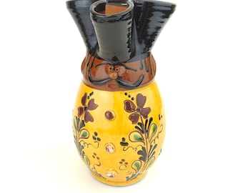 ヴィンテージ Zsürizte ネピ ハンガリーの民芸品の水差し。高さ13