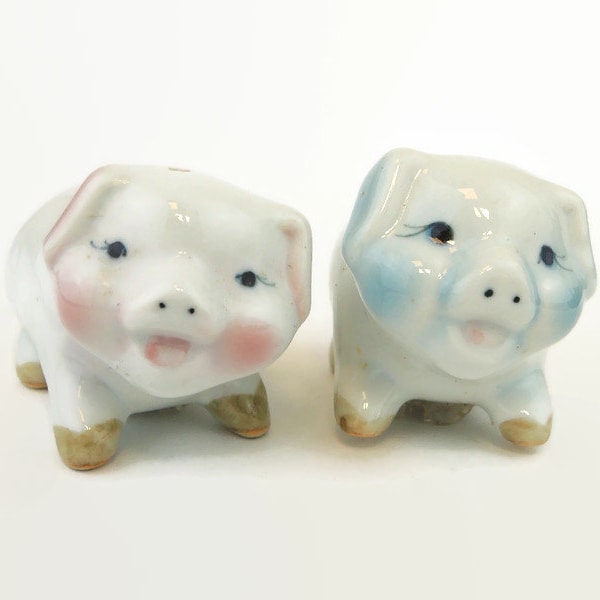 Vintage porcelain happy little pigs piglets salt and pepper shakers