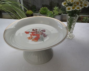 Round Ceramic Pedestal Cake Stand with gilt edging and Sweet Pea Floral Design