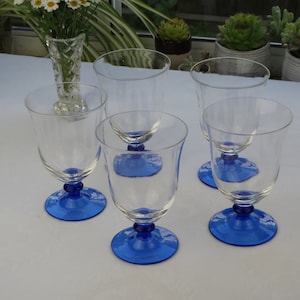 1980&#39;s/90&#39;s Set of 5 Hand Blown tulip cupped Glasses with blue glass stem