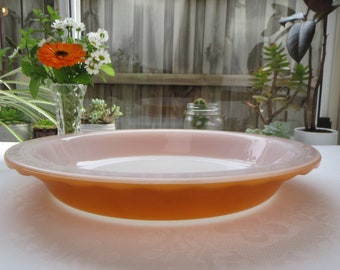 Große 11" Orange Agee Pyrex Pie Flan-Form aus den 1970er Jahren mit gewellten Rändern