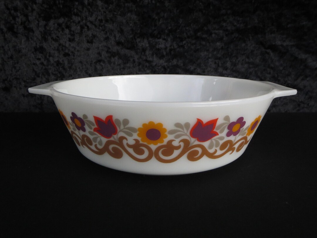 JAJ Round Pyrex Casserole Dish #513 With Purple and Yellow Briarwood ...