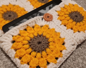 Crochet sunflower tablet / kindle / iPad / laptop sleeve