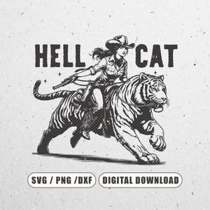 Könnte beinhalten: Schwarzweiß-Illustration einer Frau, die auf einem Tiger reitet. Die Frau trägt einen Cowboyhut und hält eine Pistole. Der Text "HELL CAT" befindet sich über dem Bild.