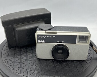 Kodak instamatic 28 compact film camera - good condition  + case #874