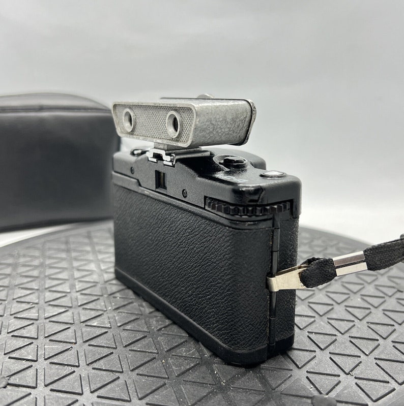 Zenith Lomo Lc-a Compact Film Cameramedis Shoe Mount Rangefinder ...
