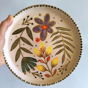Hand-paint Ceramic Wall Plate; Ceramic Jewelry Dish withGold Flower Illustration; Ceramic Wall Art Gift