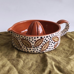 Ceramic Juicer; Pottery Citrus Juicer bowl;  Handmade Lemon Squeezer; Orange Sueezer; Ceramic Gift for Her