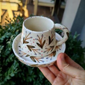 Handgemachte Floral Espresso-Tasse und Untertasse Set: Keramik Kaffeebecher