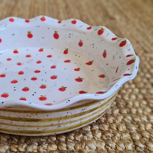 Hand-Painted Floral Ceramic Pie Dish: Handmade Pottery Baking Dish