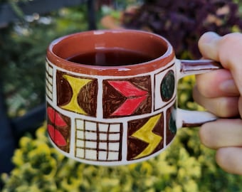 Tazza da caffè espresso geometrica dipinta a mano: Tazza da caffè in terracotta