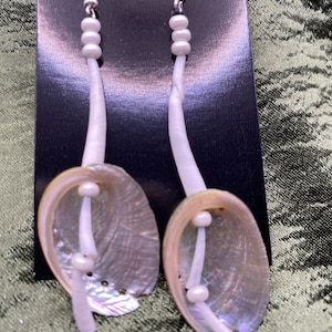 Abalone shell Dentilium dangles