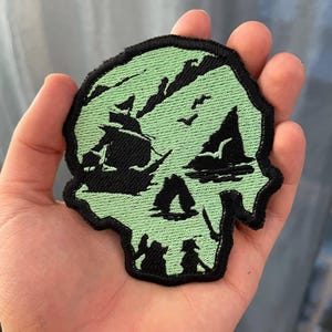 Sea of Thieves Velcro Patch, Green Skull Embroidery, Pirate Legend Badge, Gamer Gift, Xbox Fan Art, Iron On Applique, Ghost Captain Decor