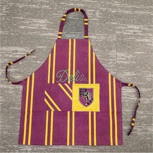 Tablier personnalisé, tablier personnalisé à quatre branches, cadeau pour enfant, tablier brodé prénom, tablier de cuisine, cadeau fan Harry, cadeau pour papa et enfant