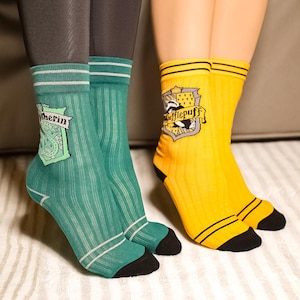 Skarpetki dzianinowe vintage, skarpetki Four House, skarpetki bawełniane unisex, skarpetki Magic Wizard, skarpetki do połowy łydki, modne skarpetki dla dzieci, skarpetki streetwear