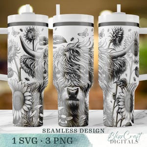 Könnte beinhalten: Ein schwarzweißes Sublimationsdesign mit einer Highland-Kuh vor einem floralen Hintergrund. Das Design ist nahtlos und kann für Becher, Tassen und andere Artikel verwendet werden.
