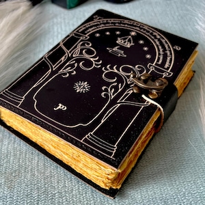Diario de cuero de las Puertas de Durin: Libro de El Señor de los Anillos de Tolkien imagen 1
