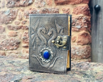 Geprägtes Leder-Drachenbuch, 18x13 cm, Buch der Schatten, Zauberbuch, Messingverschluss