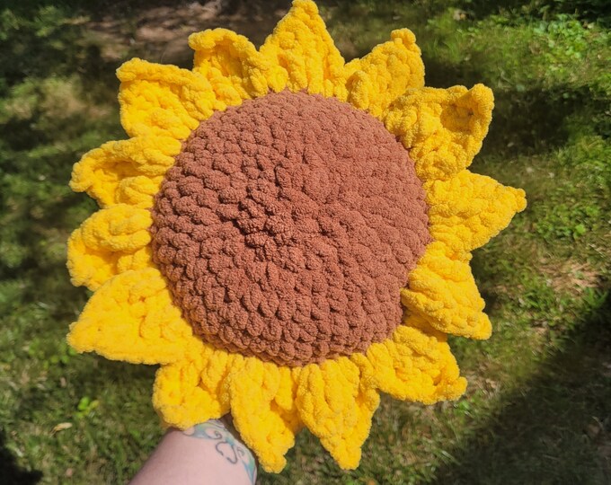 Custom Flower pillow | Bloom crochet pillow | Soft flower plushie | Boho home decor | Gift under 30
