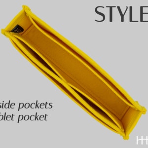 Style 3: Enjoy added convenience with this purse insert, presenting three inner pockets alongside an accessible outer pocket.
(Felt Purse Insert) (Bag Organizer Insert) (Bag Shaper)