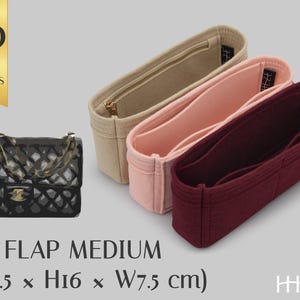 May include: Three felt handbag organizers in beige, light pink, and deep burgundy, each featuring multiple interior compartments. A black quilted handbag is shown to the left. Text reads: WITH 30 COLOR OPTIONS, FLAP MEDIUM (L25.5 x H16 x W7.5 cm), HEZE.