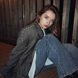 Elegant Gray Blazer with Pearl Embellished Sleeves - Perfect for Stylish Outings