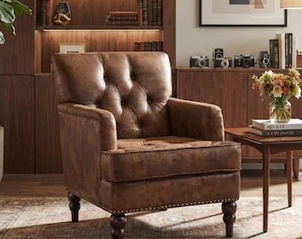 Sillón Chesterfield capitoné, sillón de terciopelo marrón con detalles de tachuelas, sillón tradicional para salón, patas de madera de abedul torneada.