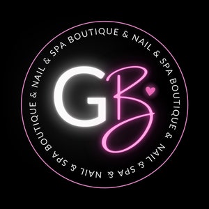Puede incluir: Un c&iacute;rculo blanco con las letras "GB" en rosa y blanco. El c&iacute;rculo tiene el texto "Nail & Spa Boutique & Nail & Spa Boutique & Nail & Spa Boutique & Nail & Spa Boutique" alrededor del exterior.