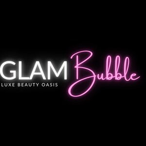 Puede incluir: Un letrero de ne&oacute;n rosa con el texto "Glam Bubble" en una fuente cursiva. El texto "Luxe Beauty Oasis" est&aacute; escrito en blanco debajo del letrero.