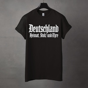 Deutschland T-Shirt – Heimat, Stolz und Ehre – Schwarzes Shirt in gotischer Schrift – Deutsche Kultur Mode Patriot 画像 2