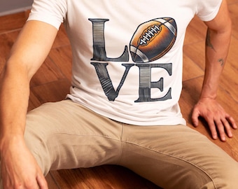 Love Football T-Shirt - Vintage Sports Fan Tee - Retro Grunge Football Shirt Desig -Unisex Game Day Gift-Cute Football Mom & Player Apparel